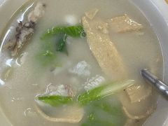 新鲜鱼头粥-成发鱼生