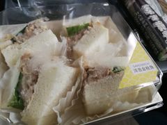 洋葱金枪鱼三明治-好利来(东四店)