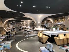 -钟书阁(珍园店)