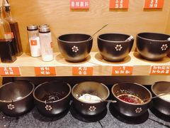 -小蛮椒麻辣烫·麻辣拌(青浦宝龙店)