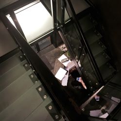 楼梯-3AM HAIR SALON烫发染发接发