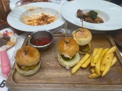 -奈尔宝家庭中心·亲子餐厅(鄞州万达店)