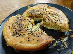 牛肉锅盔-青石桥老瓦房肥肠粉总店(青石桥总店)