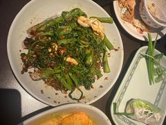 -大头虾越式风味餐厅(光明广场店)