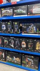 -逝水玩具折扣店