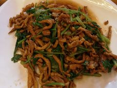 香菜炒肉丝-德居源