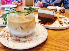 -Chom Cafe and Restaurant