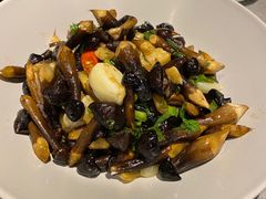 炒小黑鸡枞-半山腰·云南菜(侨福芳草地店)