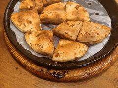 烧饼-老东镇啤酒屋海鲜加工·蒸汽海鲜·海鲜烧烤(台东店)