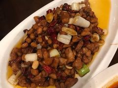 宫保鸡丁-夫妻肺片·中华老字号·正宗川菜(春熙路店)