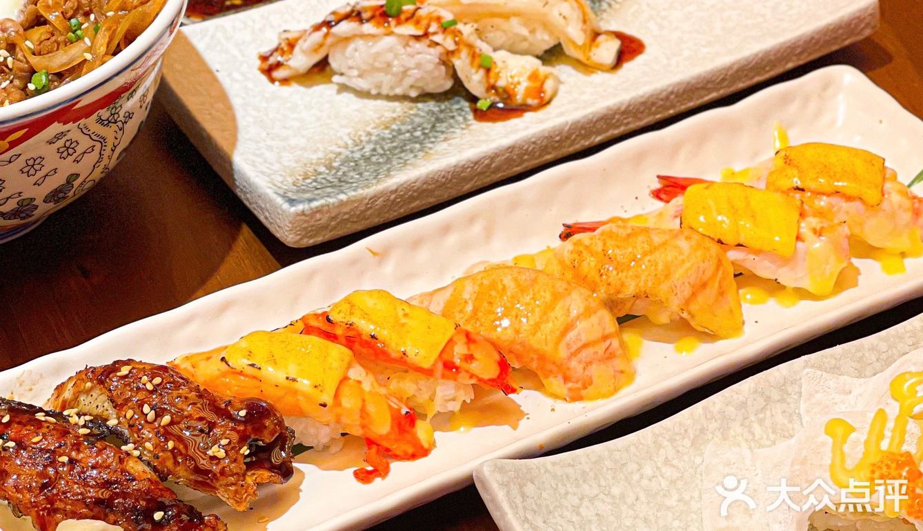 瞬间被治愈！寿喜锅、豪华鹅肝手握，每次都吃到光盘