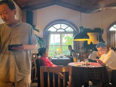靠窗位-小世界西餐厅(建国门店)