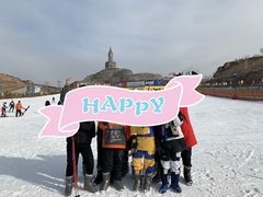 -采薇庄园四季滑雪场