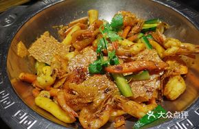 Fried Rice Crackers with Side Ingredients