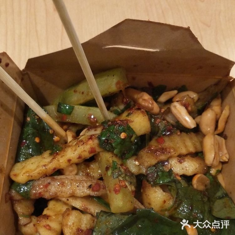 味道还不错！土豆是糖醋麻辣味的！