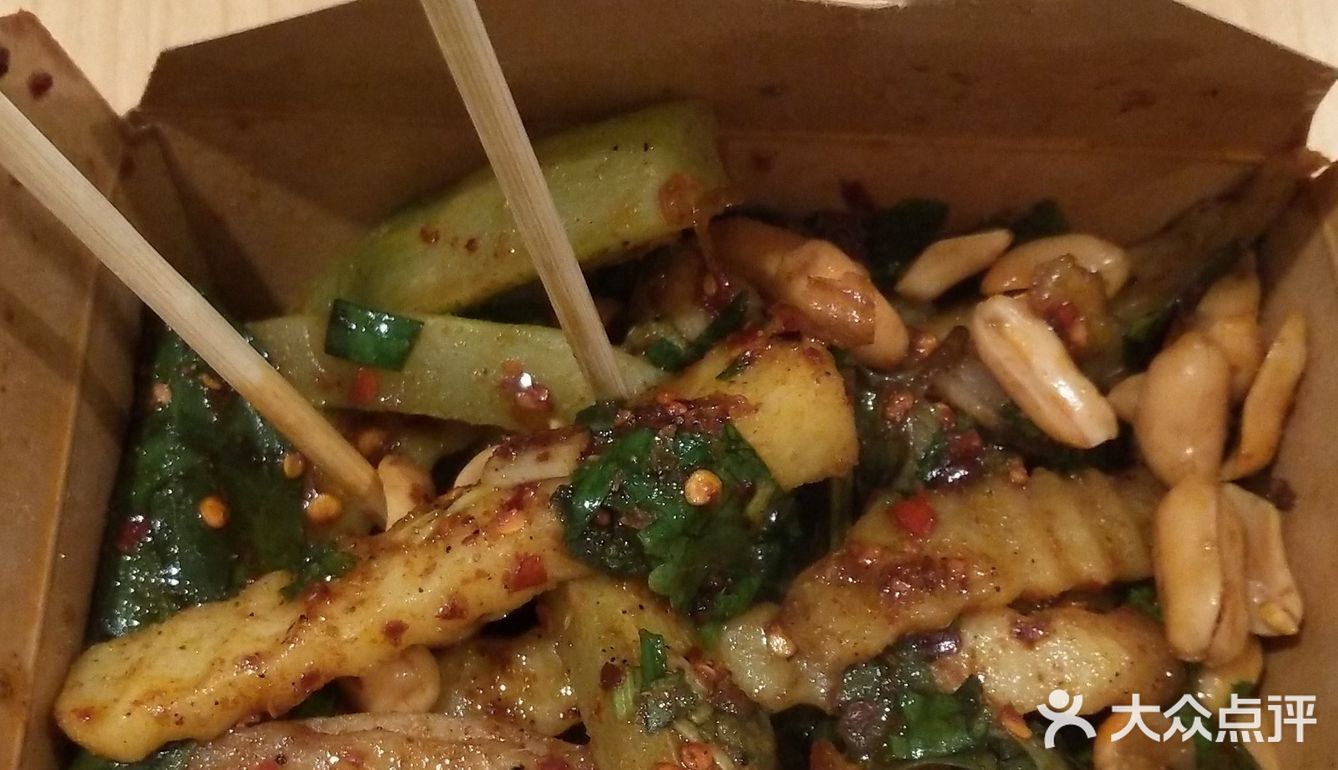 味道还不错！土豆是糖醋麻辣味的！