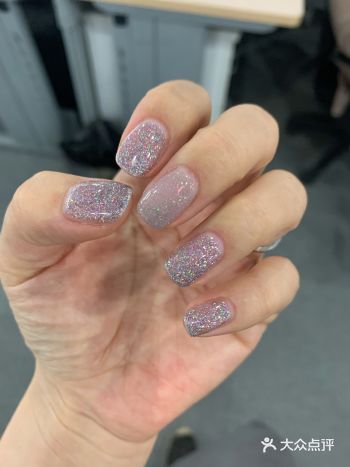 一直光顾的美甲店，老会员了，现在最喜欢会员日五折活动