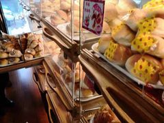 面包甜点陈列柜-新侨三宝乐面包店(崇文门店)