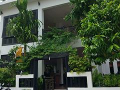 -Neary Khmer Restaurant