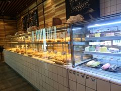 面包甜点陈列柜-野上麦田(中贸广场店)