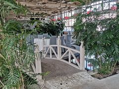 -红栌温泉山庄生态美食餐厅