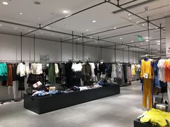 -URBAN REVIVO(欢乐海岸购物中心店)