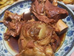 酱骨棒-东北哈尔滨酱骨头馆房掌柜铁锅炖