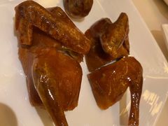 脆皮乳鸽-利苑酒家(合景国际金融广场店)