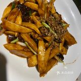 余生愿做逍遥客，一卷诗书半亩田。