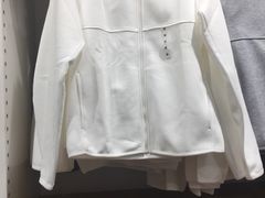-优衣库(上海虹口龙之梦店)