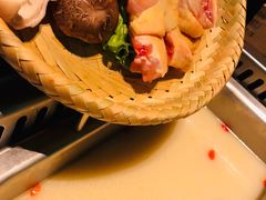 招牌凤凰投胎汤底锅底-大隐·成都火锅Bistro(合生麒麟新天地店)