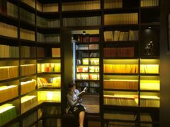 -钟书阁(松江泰晤士小镇店)