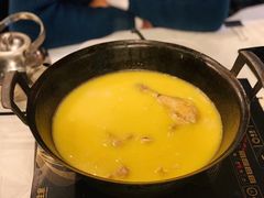 -鲜入围煮花胶鸡海鲜火锅