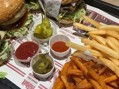 -The Habit Burger Grill 哈比特汉堡(复兴soho店)