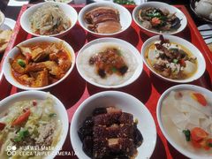 -蓝田九大碗民俗食府(蓝田店)