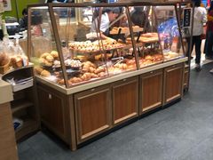 面包甜点陈列柜-山崎面包(静安久光店)