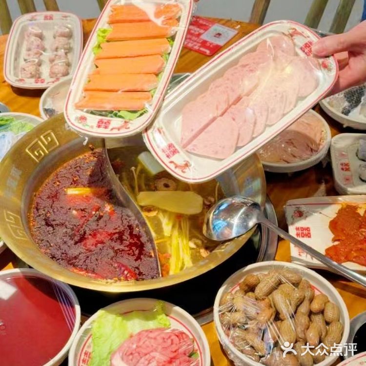 不用去重庆也能吃到正宗的串串火锅了