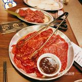 盯着这家几次了，终于拔草，烤肉小哥哥好帅啊！