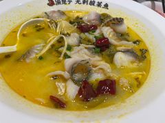 -渝是乎酸菜鱼(龙旗购物中心店)