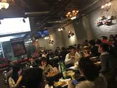 大堂-巴四老城区炭火蛙锅(张江店)