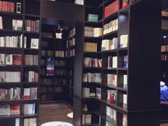 -钟书阁(松江泰晤士小镇店)