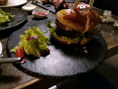 -HIGH FIVE哈福手工汉堡(桂林路店)