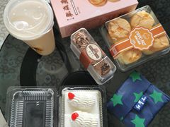 -红宝石·鲜奶小方·海派西点房(万航店)