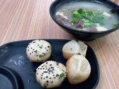 -小杨生煎(金山百联购物中心3楼店)