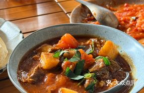 Tomato Stewed Australian Beef Shank in Pita Bread