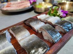 -围炉肉舍•炭烤活鳗•丹东海鲜烤肉(步行街店)