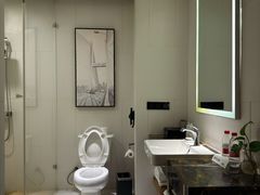 -武汉武昌站街道口华美达安可酒店