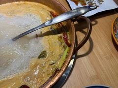 -洱火云南酸菜牛肉火锅(石景山当代商城店)