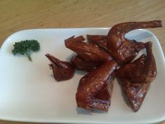 红烧乳鸽-汤城小厨•粤菜•靓汤(金融街店)