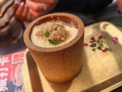 竹筒绍子蒸蛋-何师烧烤Pro ·小龙虾·江湖川菜·精酿啤酒(太古里旗舰店)